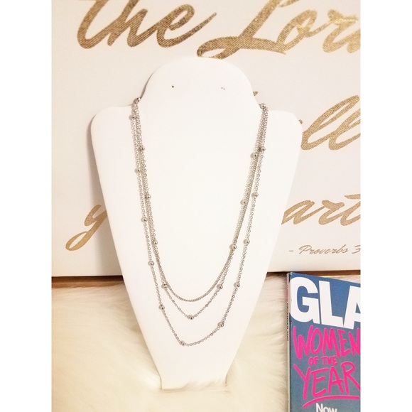 MULTI PEARL TRIPLE LAYER CHAIN NECKLACES - Picture 2 of 2